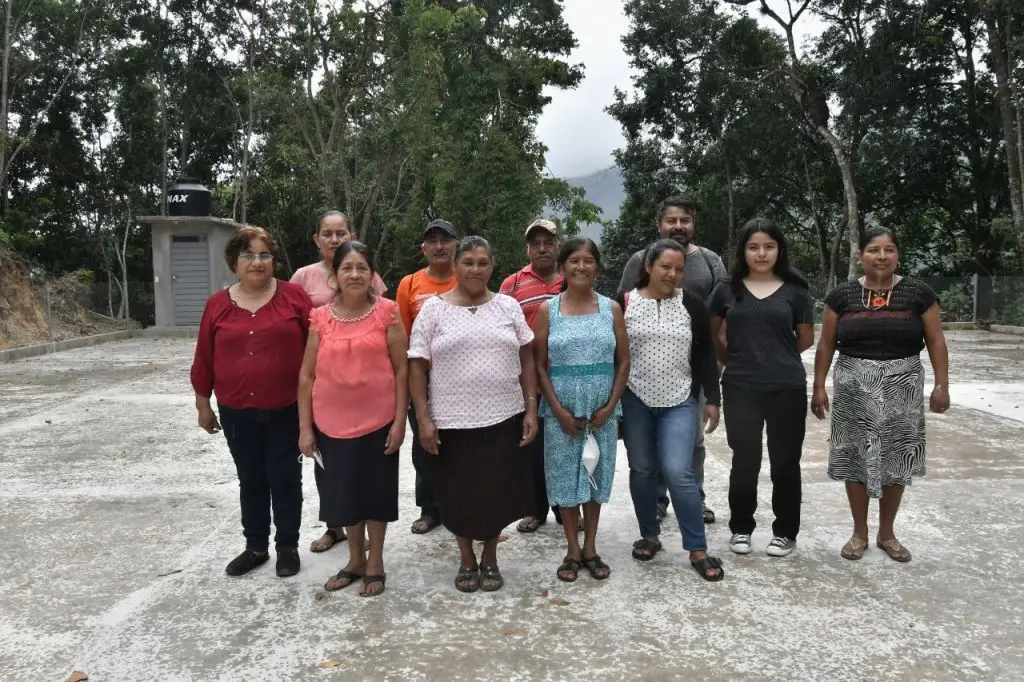 Grupo de mujeres caficultoras posando para la foto