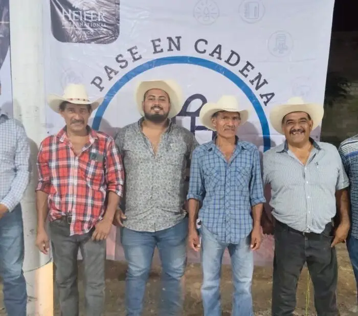 Hombres de la asociación ganadera de Oaxaca