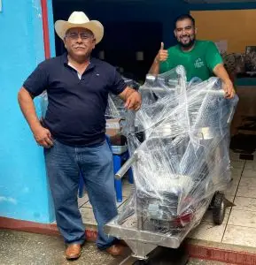Hombres productores beneficiados con el programa Fortaleciendo organizaciones ganaderas en Chiapas y Oaxaca