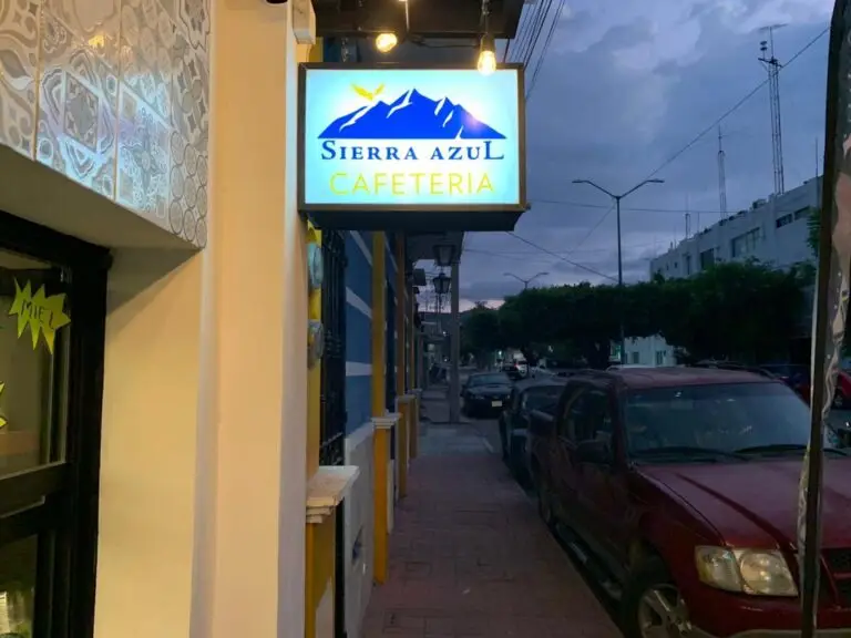Entrada Cafetería Sierra Azul